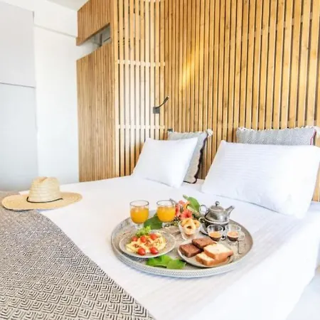 Onar & Hotel Tínos