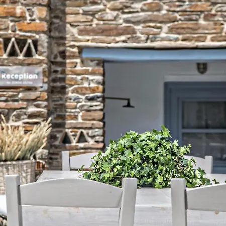 Onar Hotel & Suites 2* Tínos