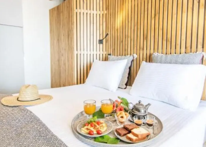 Onar & Ξενοδοχείο Τήνος